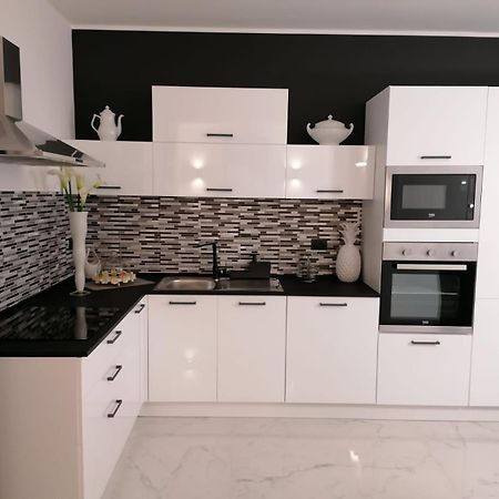 モノーポリ Casa Tra Borgo E Mareヴィラ エクステリア 写真