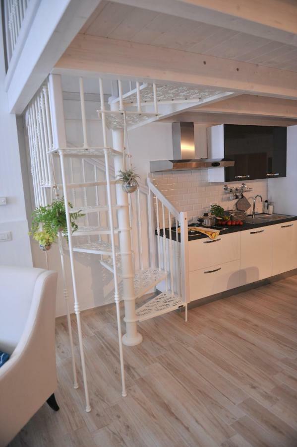 モノーポリ Casa Tra Borgo E Mareヴィラ エクステリア 写真